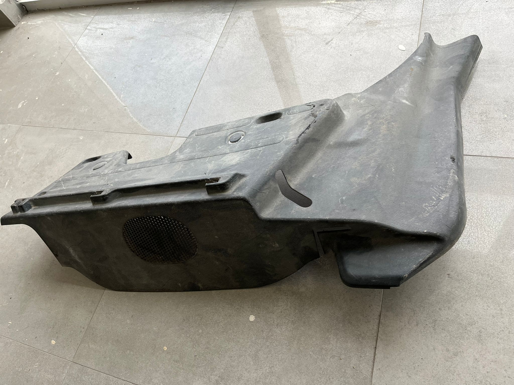 KANGOO III ARKA SAĞ YAN PANO KAPLAMASI (ORJİNAL ÇIKMA) 2008>2012