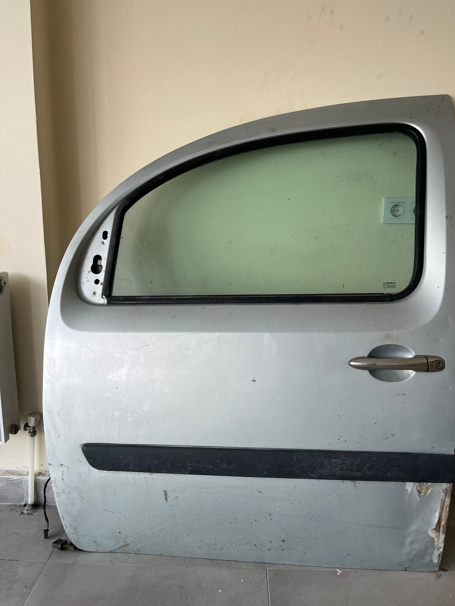 KANGOO III SOL ÖN KAPI (ORJİNAL ÇIKMA) 2008>2012